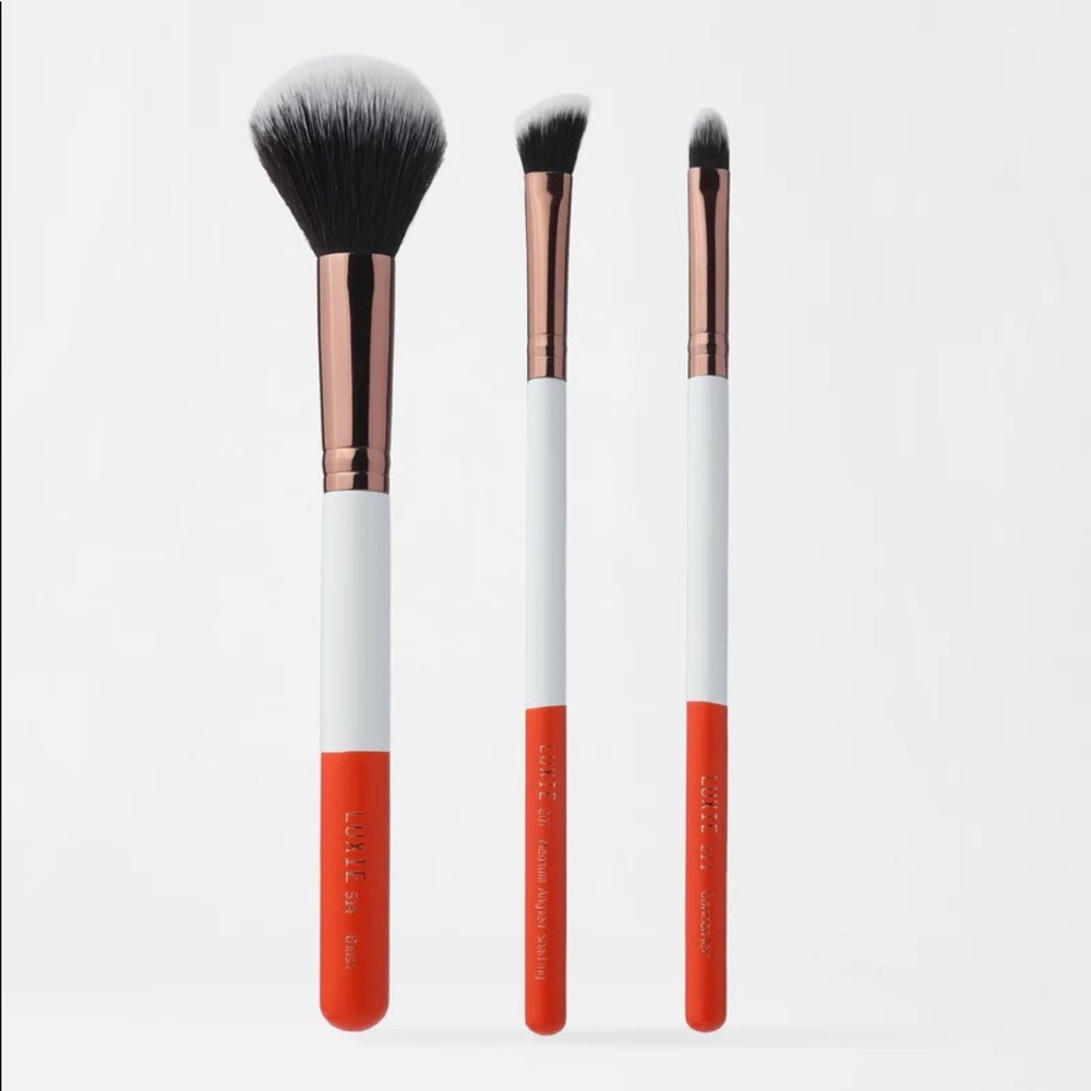Luxie x Dautids 3 piece brush set.